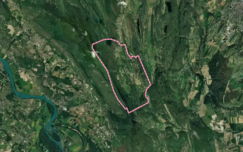 Vue satellite de Conzieu avec ses contours administratifs