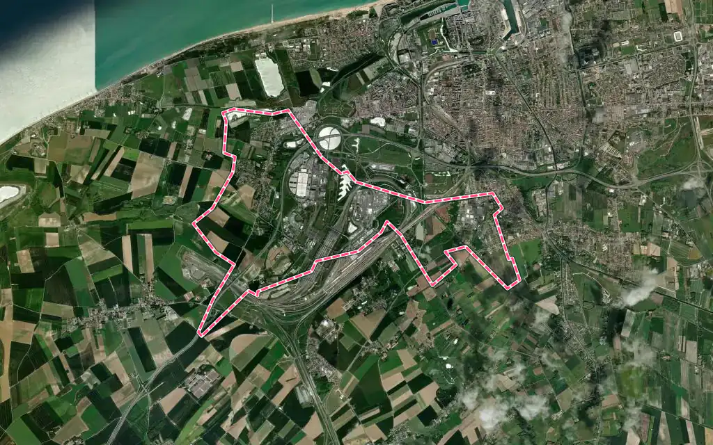 Vue satellite de Coquelles avec ses contours administratifs