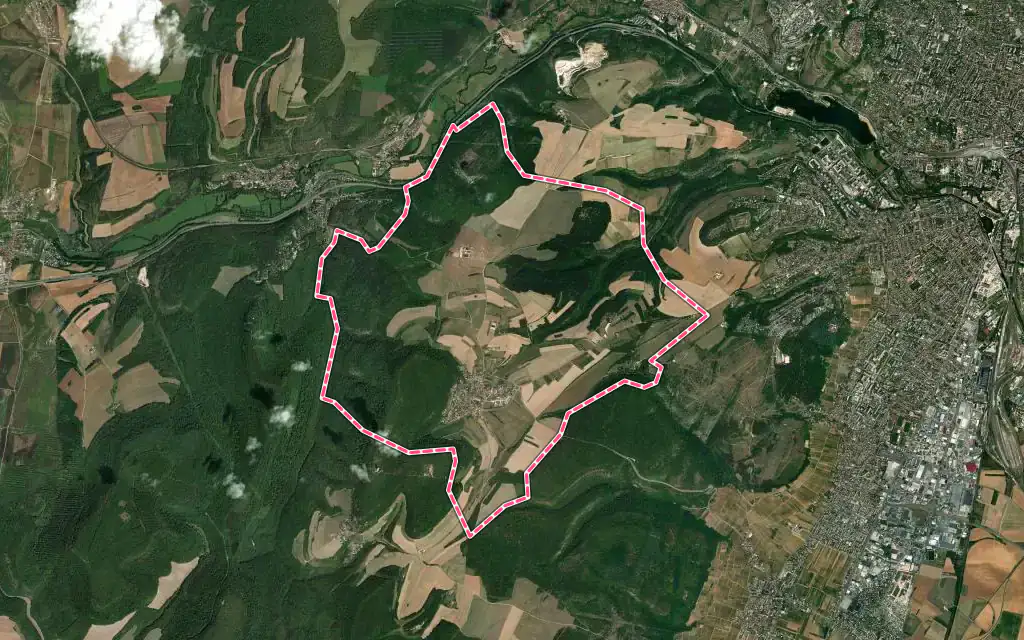 Vue satellite de Corcelles-les-Monts avec ses contours administratifs
