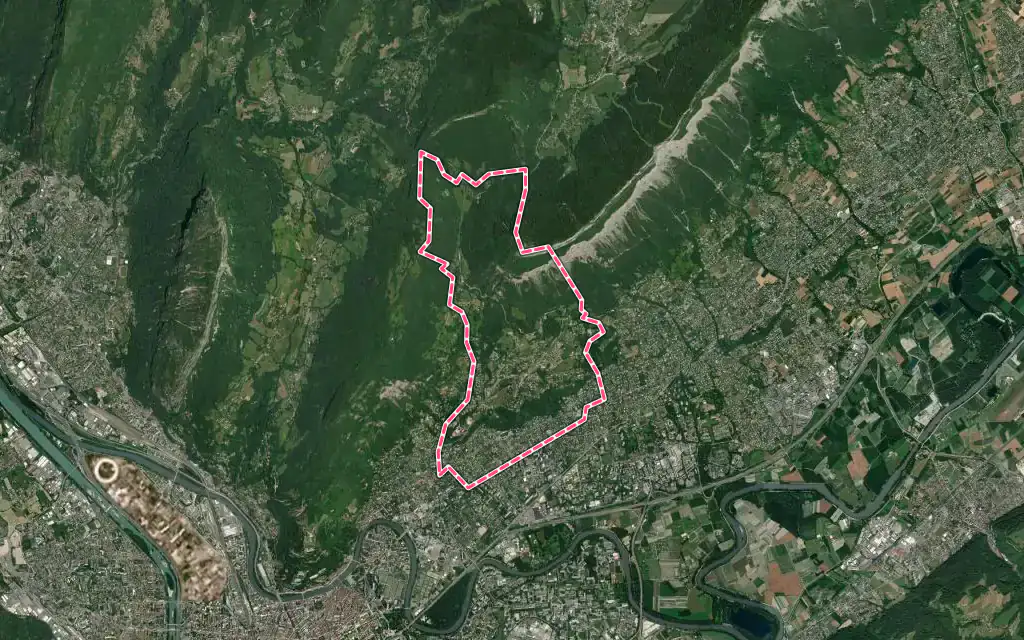 Vue satellite de Corenc avec ses contours administratifs