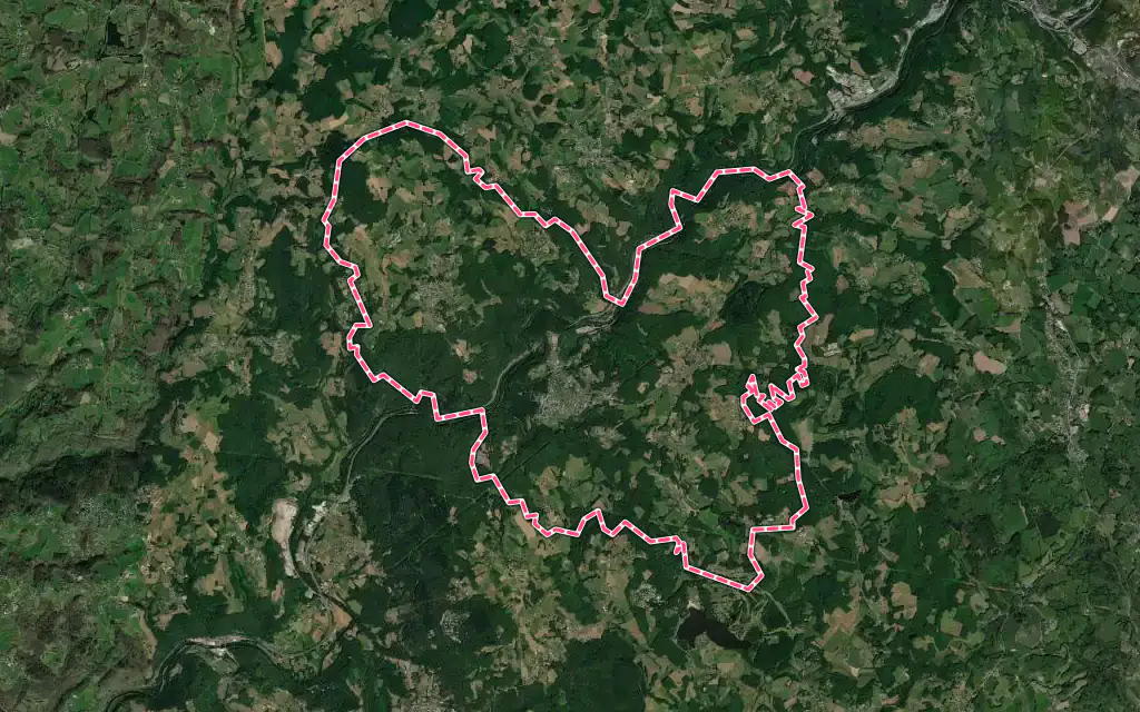 Vue satellite de Cornil avec ses contours administratifs