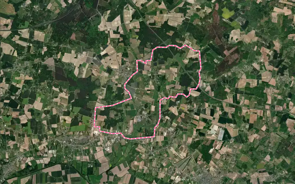 Vue satellite de Cornillé-les-Caves avec ses contours administratifs