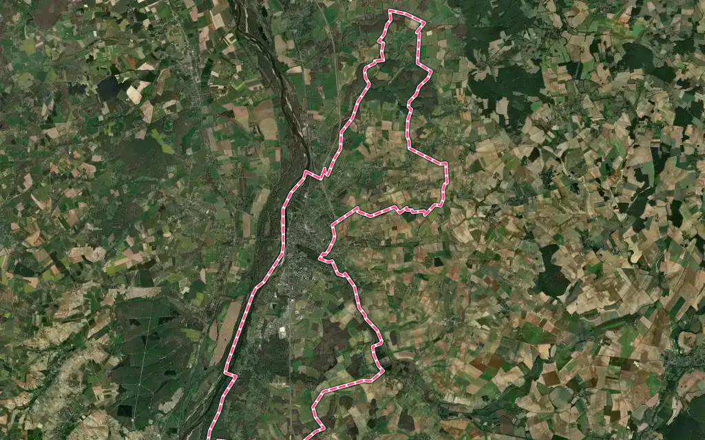 Vue satellite de Cosne-Cours-sur-Loire avec ses contours administratifs