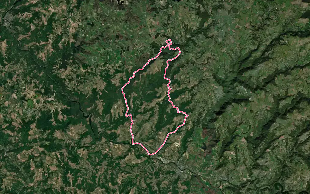 Vue satellite de Coubisou avec ses contours administratifs