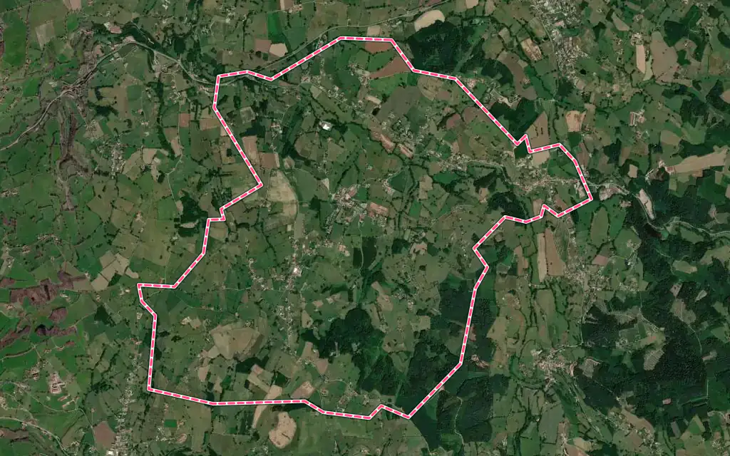 Vue satellite de Coublanc avec ses contours administratifs