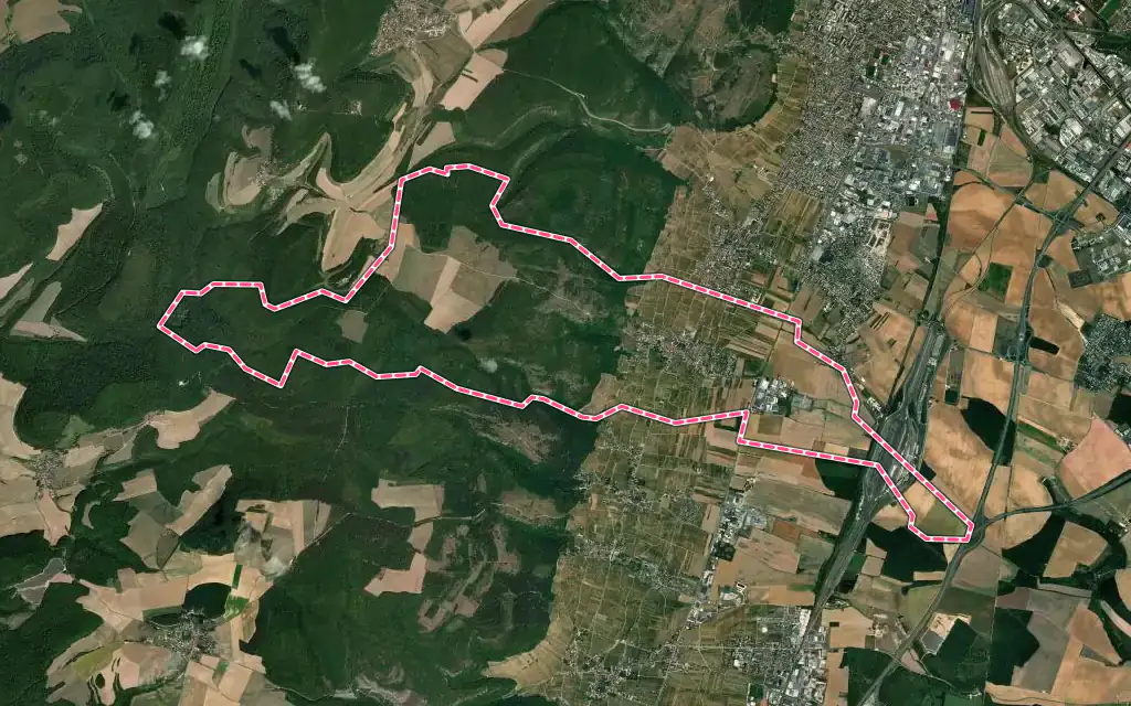 Vue satellite de Couchey avec ses contours administratifs