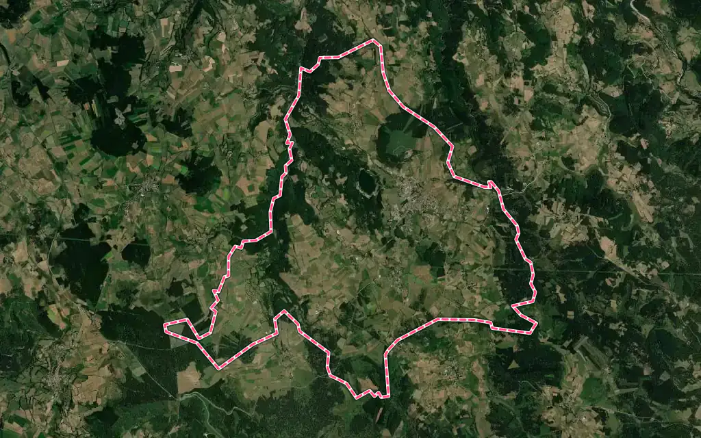Vue satellite de Coucouron avec ses contours administratifs