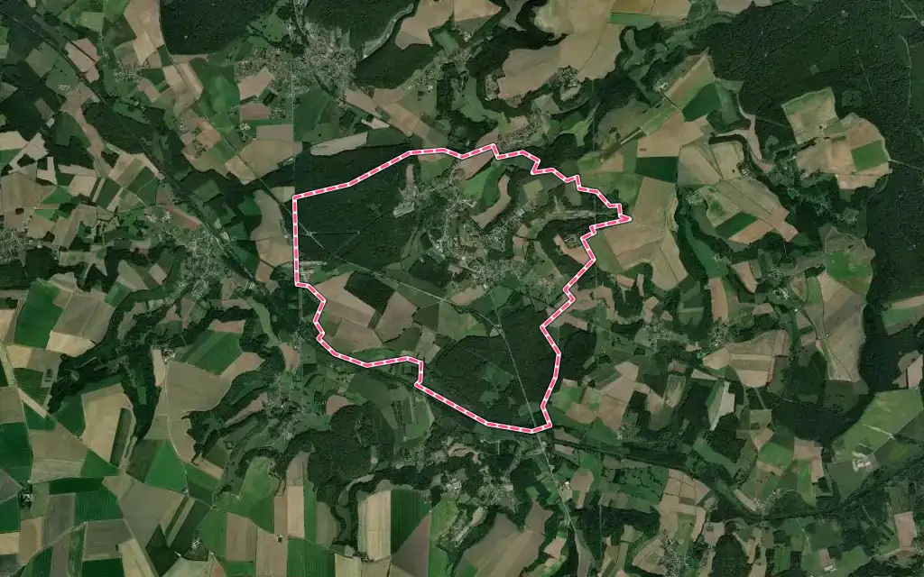 Vue satellite de Coucy-le-Château-Auffrique avec ses contours administratifs