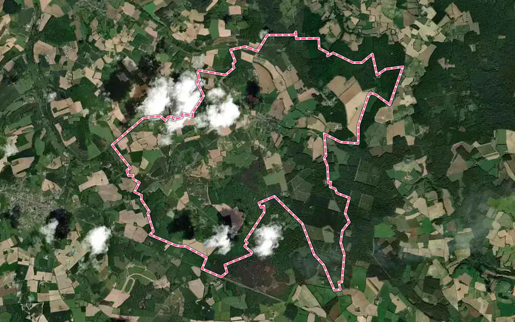 Vue satellite de Coudrecieux avec ses contours administratifs