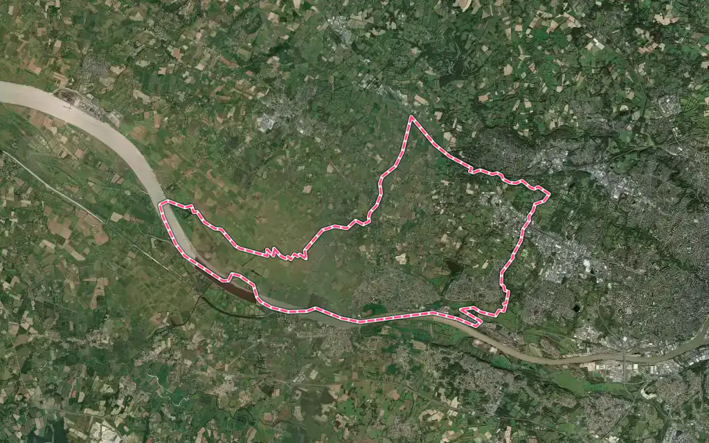 Vue satellite de Couëron avec ses contours administratifs
