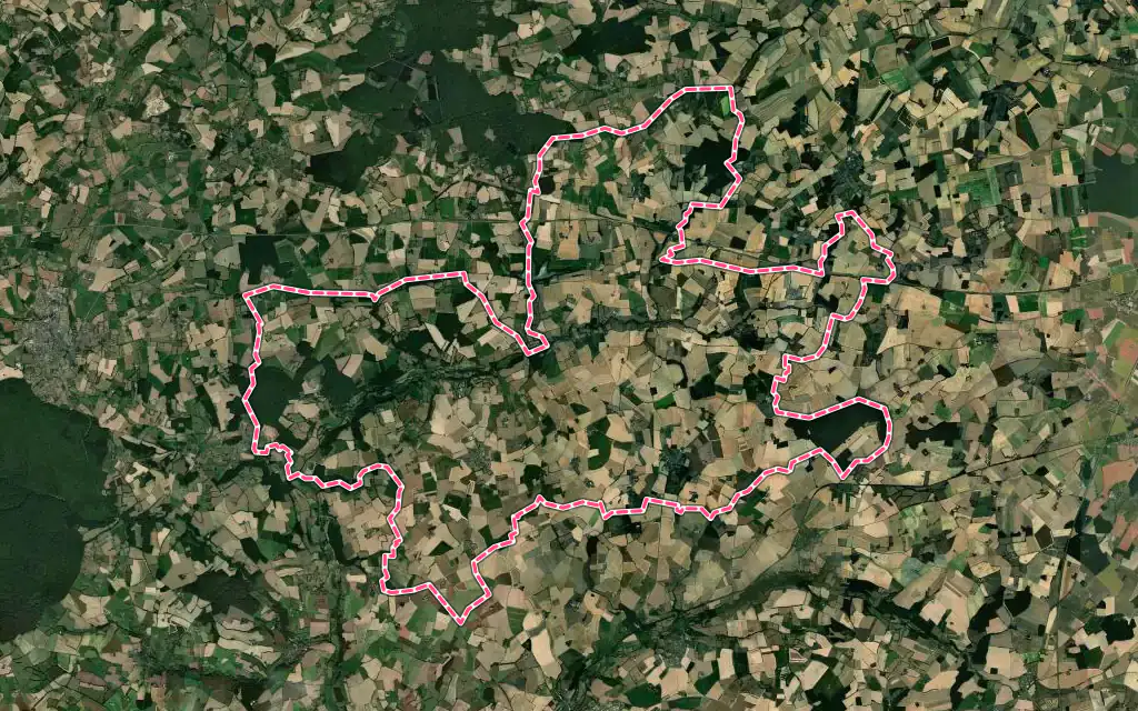 Vue satellite de Couëtron-au-Perche avec ses contours administratifs