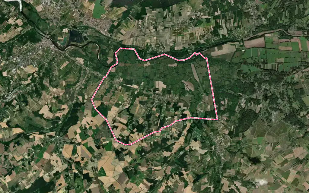 Vue satellite de Couffy avec ses contours administratifs