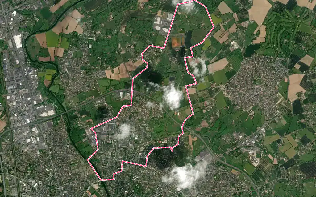 Vue satellite de Coulaines avec ses contours administratifs