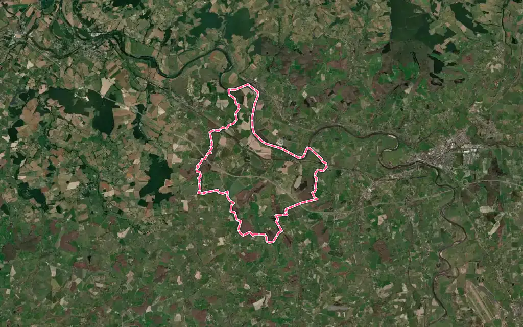 Vue satellite de Coulanges avec ses contours administratifs