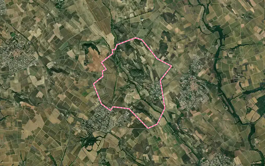 Vue satellite de Coulobres avec ses contours administratifs