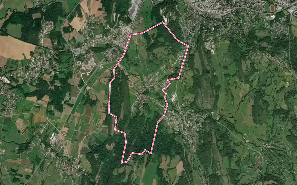 Vue satellite de Courbouzon avec ses contours administratifs