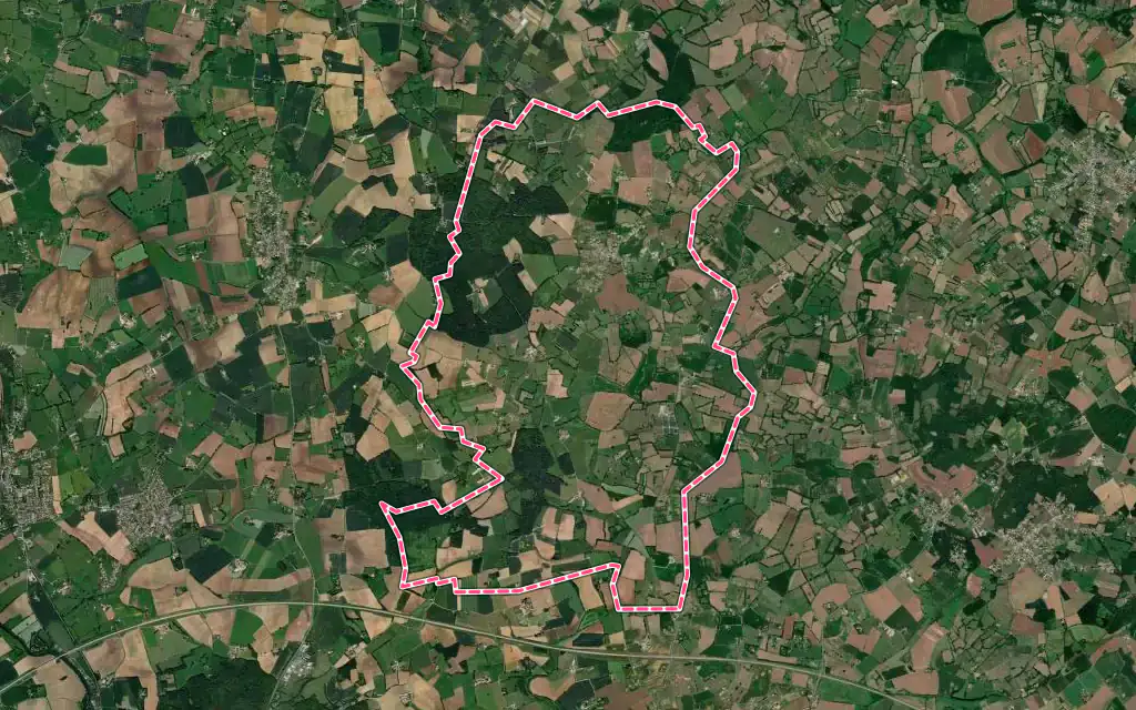 Vue satellite de Courcebœufs avec ses contours administratifs