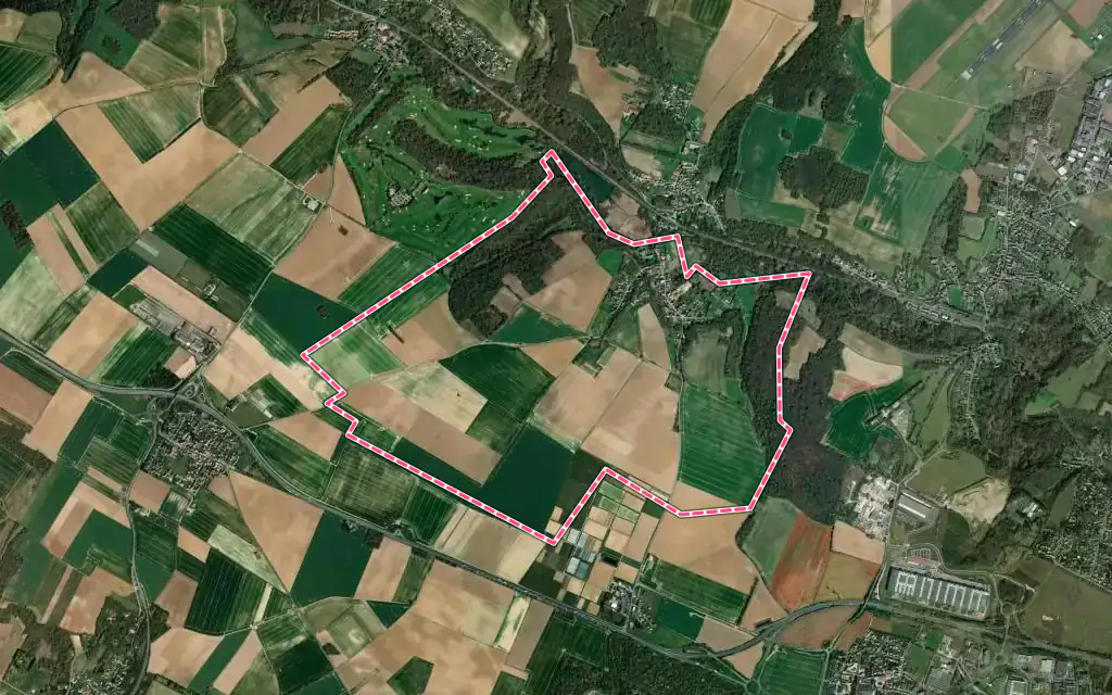 Vue satellite de Courcelles-sur-Viosne avec ses contours administratifs