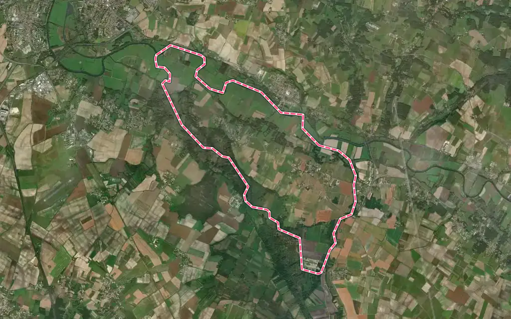 Vue satellite de Courcoury avec ses contours administratifs