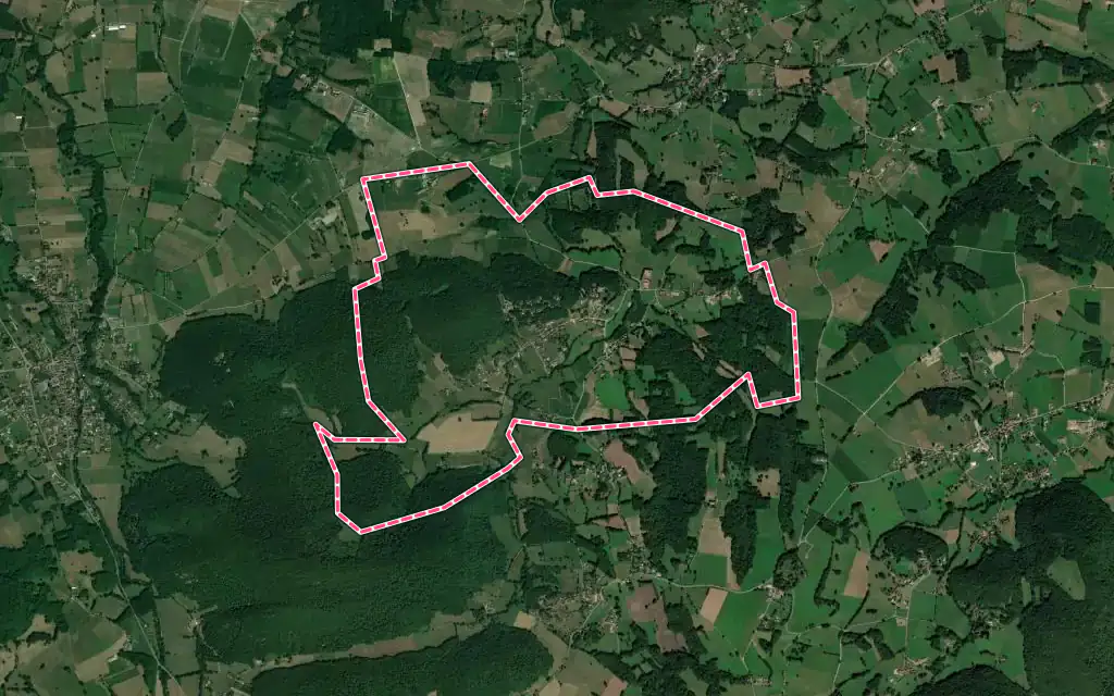 Vue satellite de Couret avec ses contours administratifs