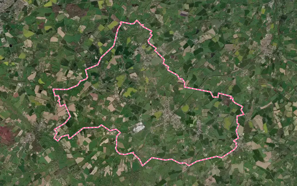 Vue satellite de Courlay avec ses contours administratifs