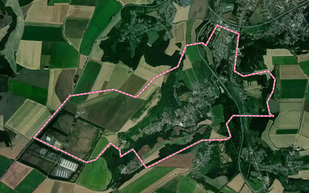 Vue satellite de Courmelles avec ses contours administratifs