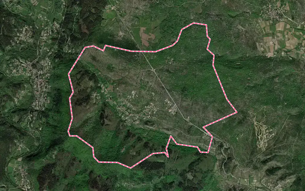 Vue satellite de Courry avec ses contours administratifs