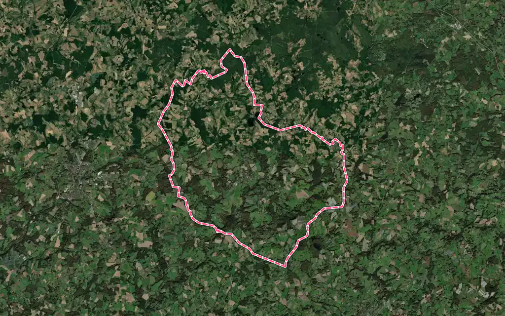 Vue satellite de Coussac-Bonneval avec ses contours administratifs