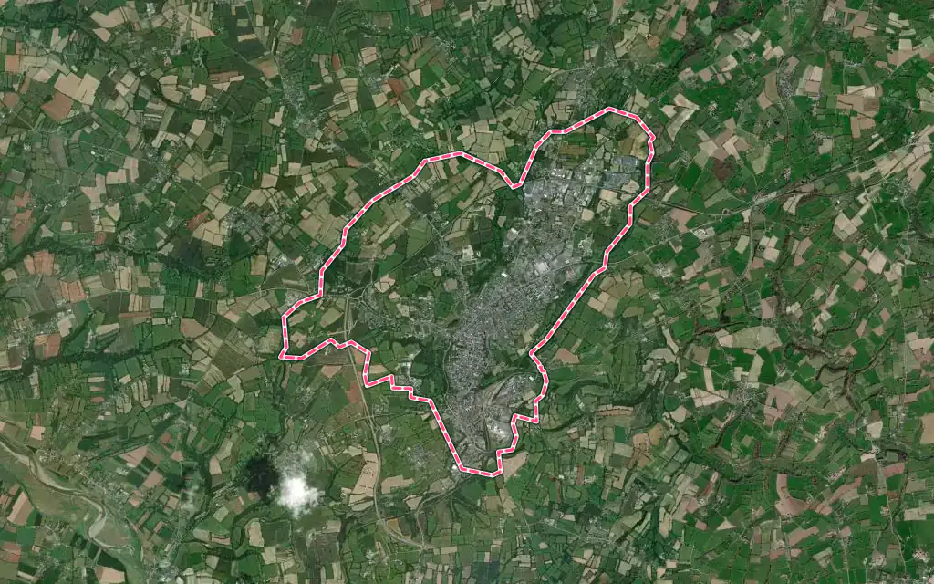 Vue satellite de Coutances avec ses contours administratifs