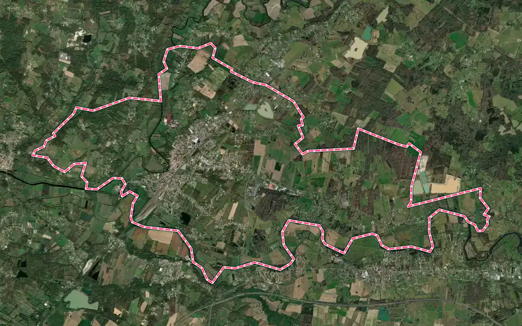 Vue satellite de Coutras avec ses contours administratifs