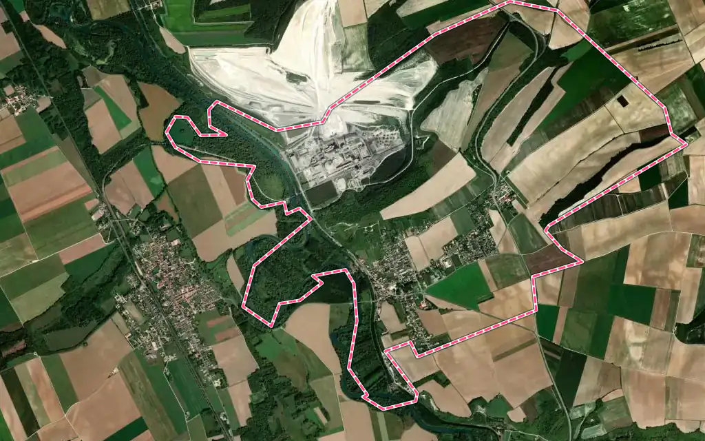 Vue satellite de Couvrot avec ses contours administratifs