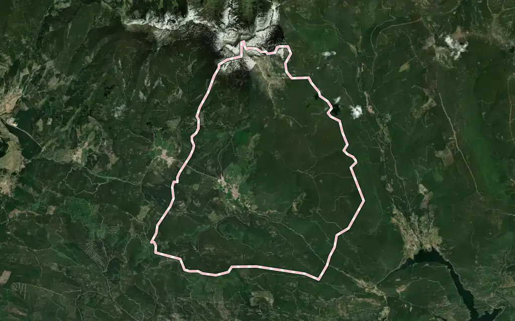 Vista satélite de Covaleda con su contorno administrativo