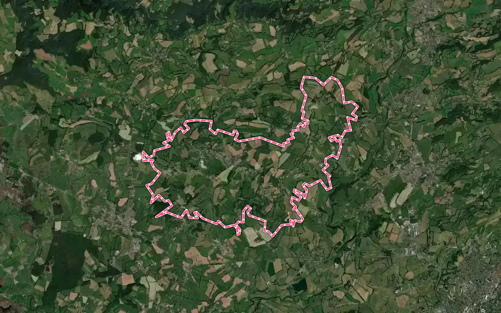 Vue satellite de Crandelles avec ses contours administratifs