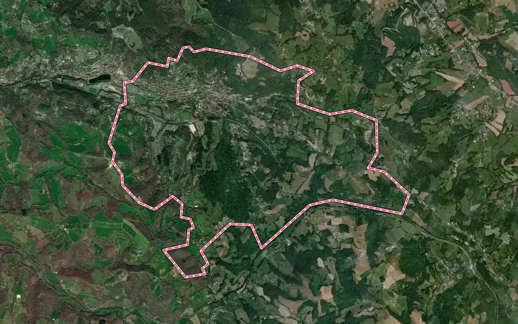 Vue satellite de Cransac avec ses contours administratifs