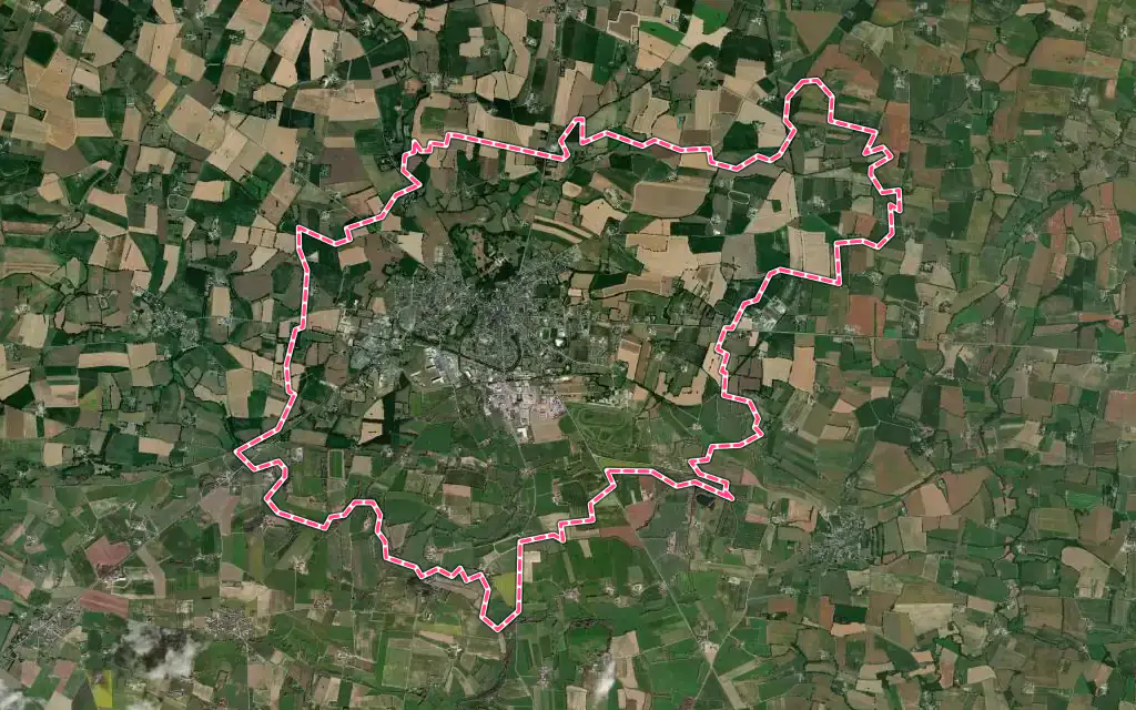 Vue satellite de Craon avec ses contours administratifs