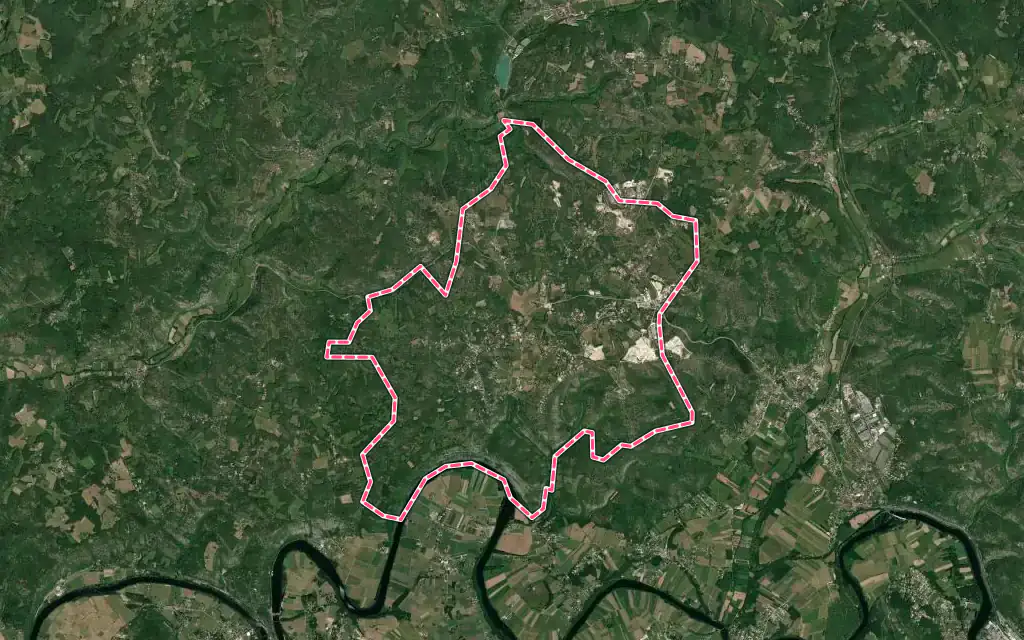 Vue satellite de Crayssac avec ses contours administratifs