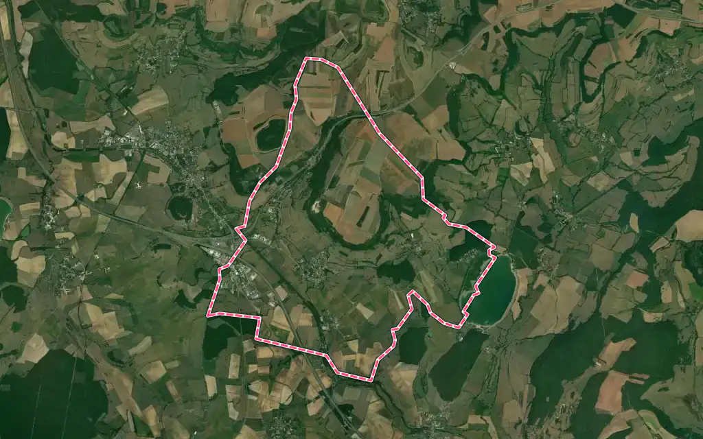 Vue satellite de Créancey avec ses contours administratifs