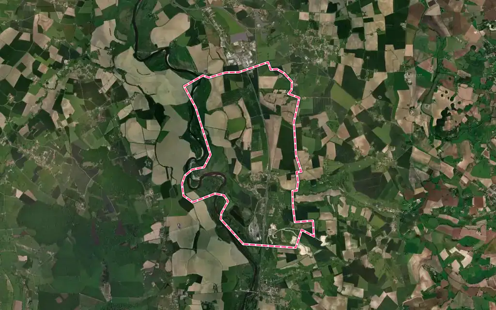 Vue satellite de Créchy avec ses contours administratifs