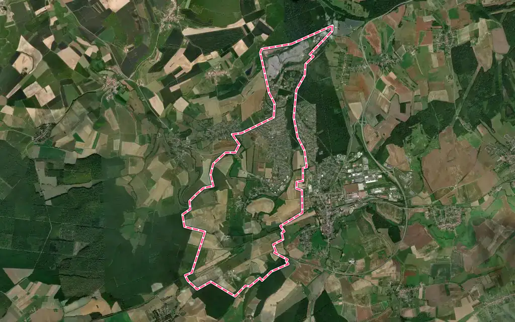 Vue satellite de Créhange avec ses contours administratifs