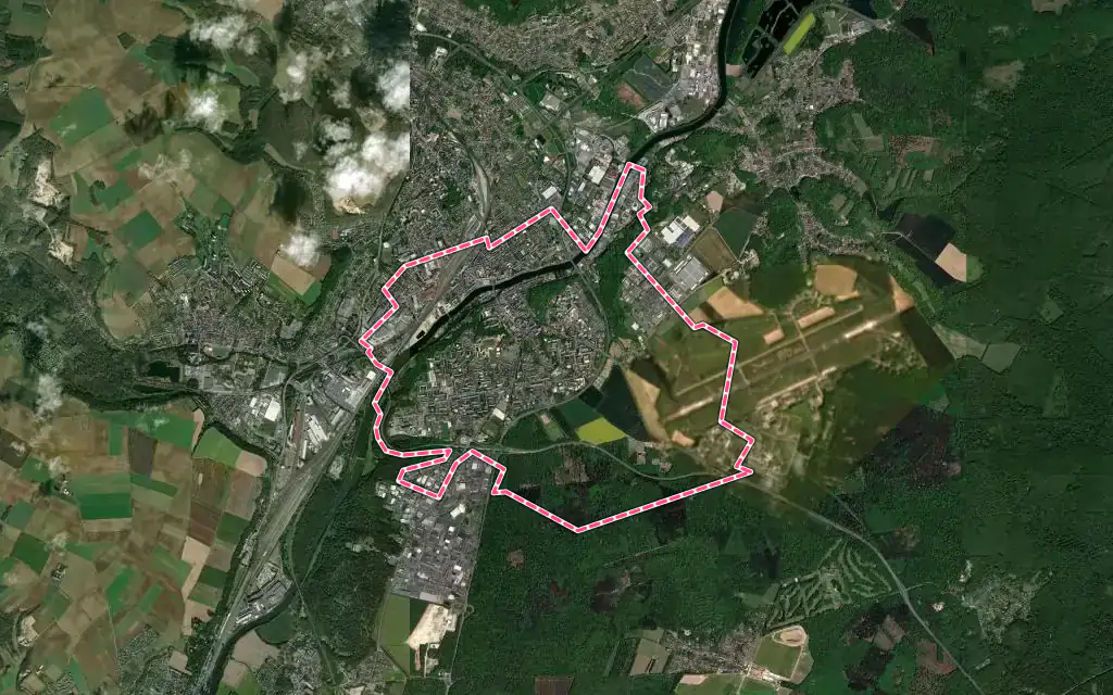 Vue satellite de Creil avec ses contours administratifs