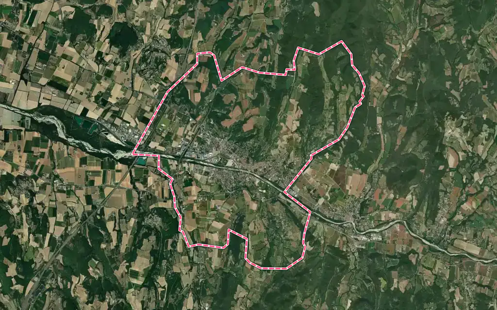 Vue satellite de Crest avec ses contours administratifs