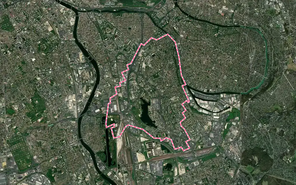 Vue satellite de Créteil avec ses contours administratifs