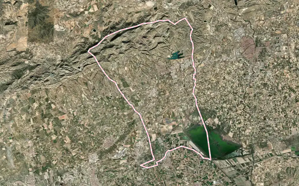 Vista satélite de Crevillent con su contorno administrativo