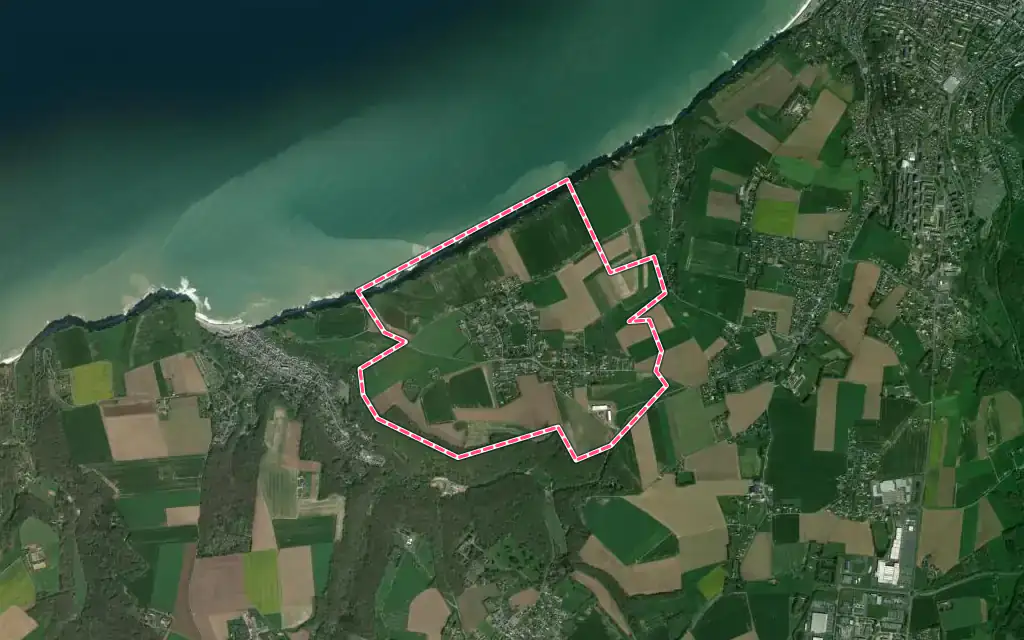 Vue satellite de Criquebeuf-en-Caux avec ses contours administratifs