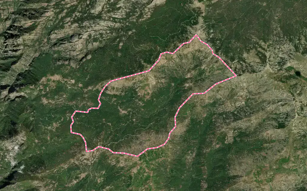Vue satellite de Cristinacce avec ses contours administratifs