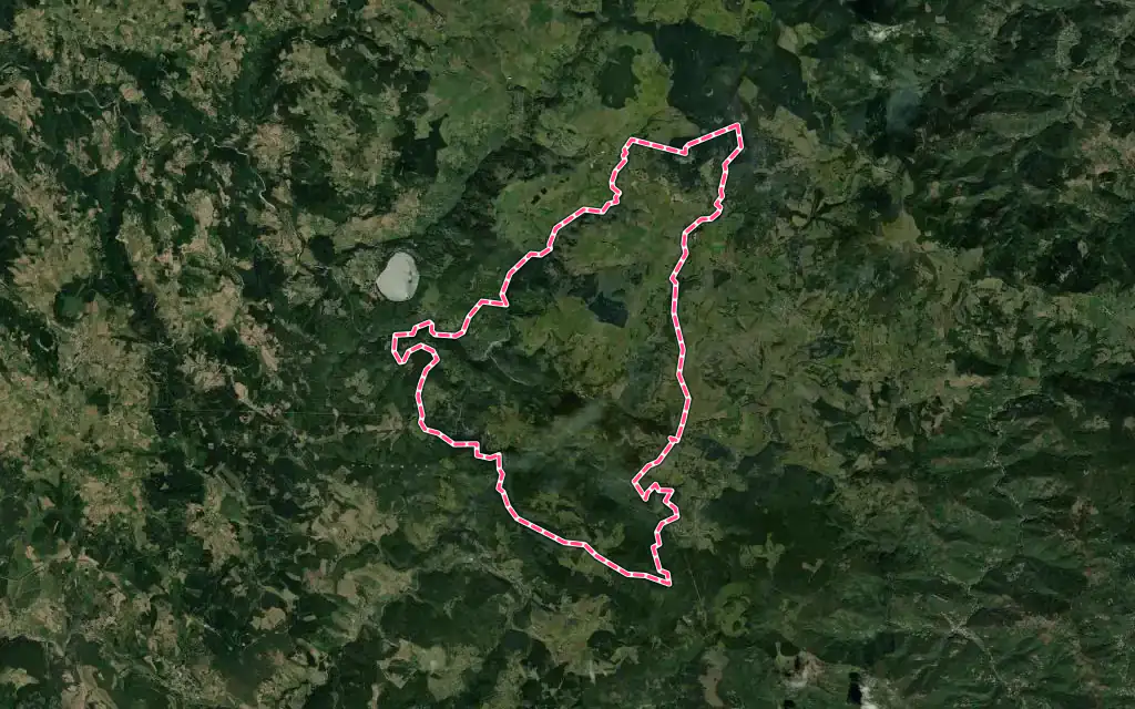Vue satellite de Cros-de-Géorand avec ses contours administratifs