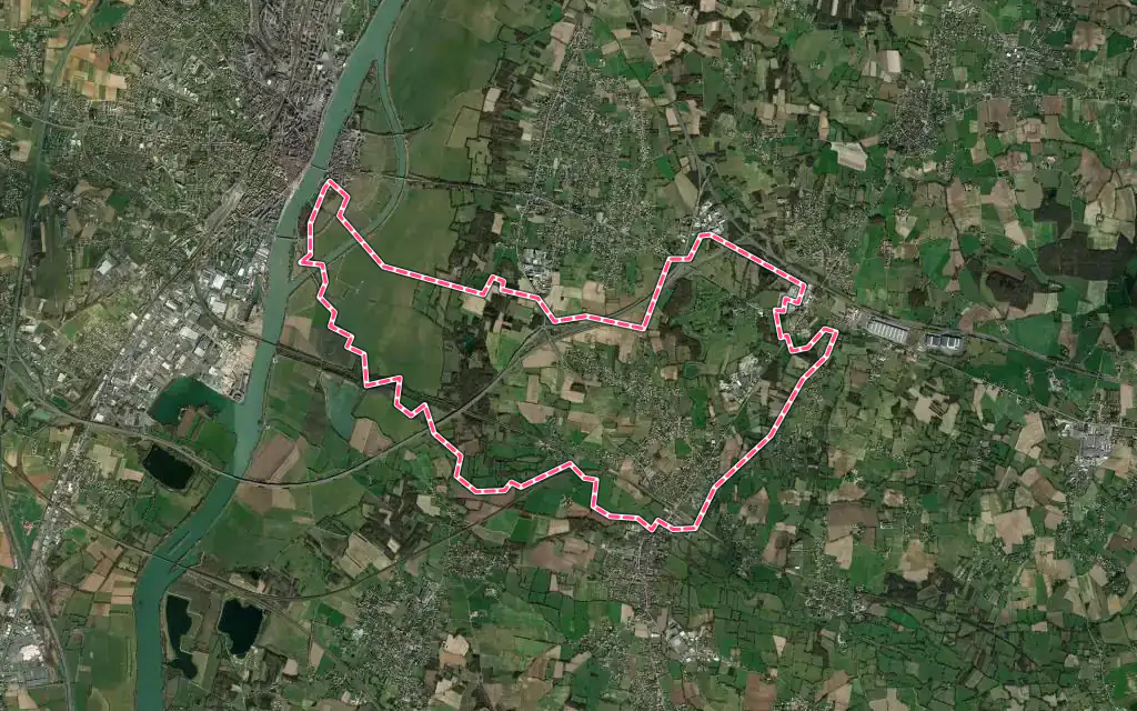 Vue satellite de Crottet avec ses contours administratifs
