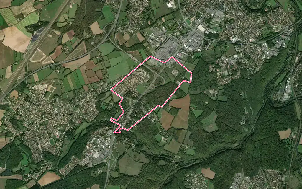 Vue satellite de Croutelle avec ses contours administratifs