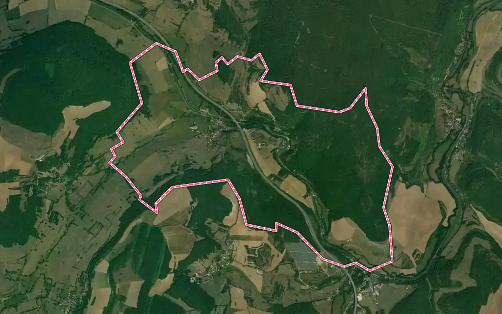 Vue satellite de Crugey avec ses contours administratifs