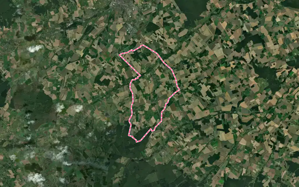 Vue satellite de Crulai avec ses contours administratifs